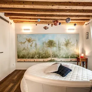 Ospizio Delle Donzelle , Venice Italy
